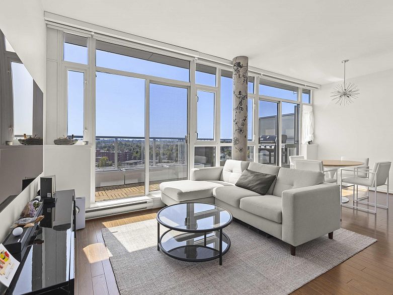 1206 2770 Sophia Street