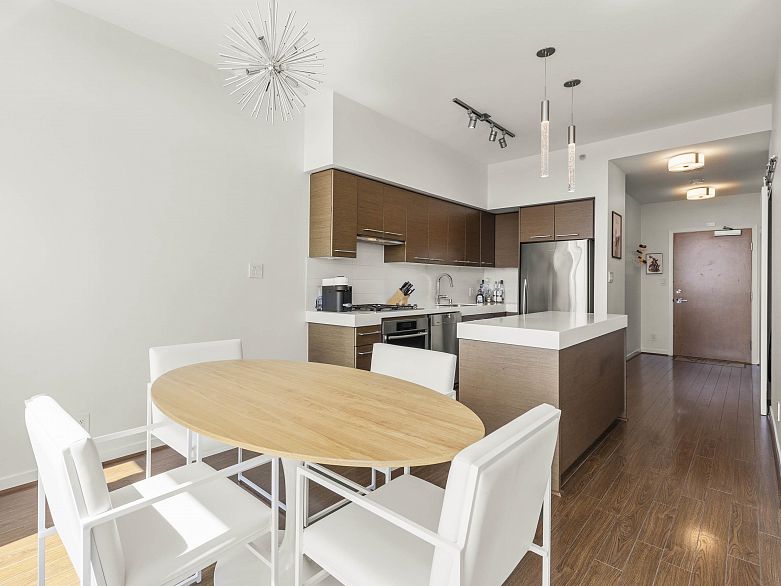 1206 2770 Sophia Street