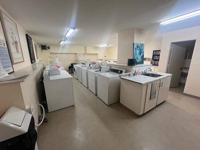 501 1850 Comox Street