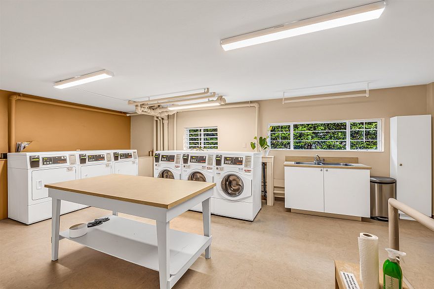 508 1949 Beach Avenue