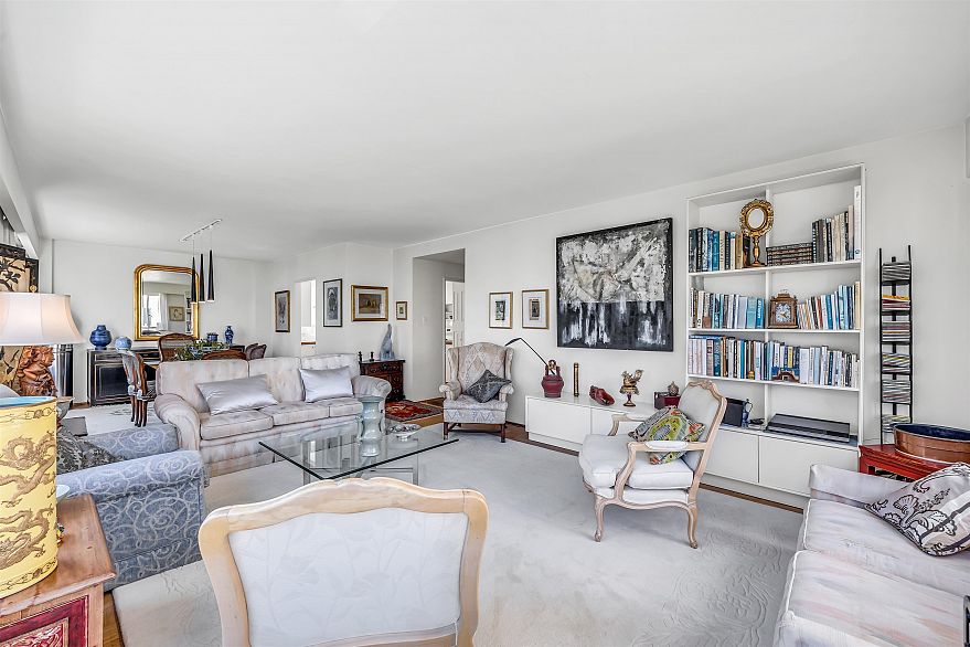 508 1949 Beach Avenue