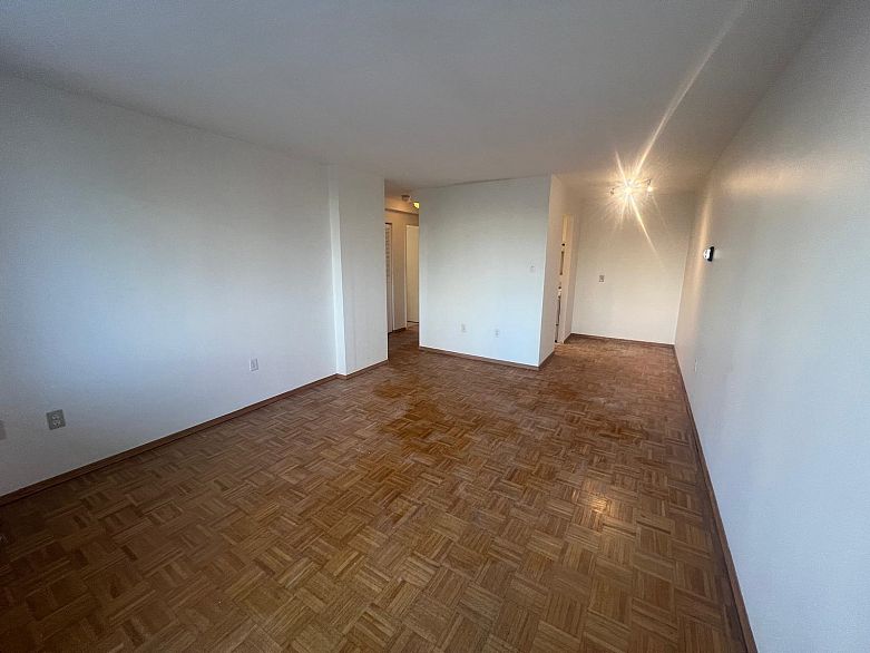 501 1850 Comox Street