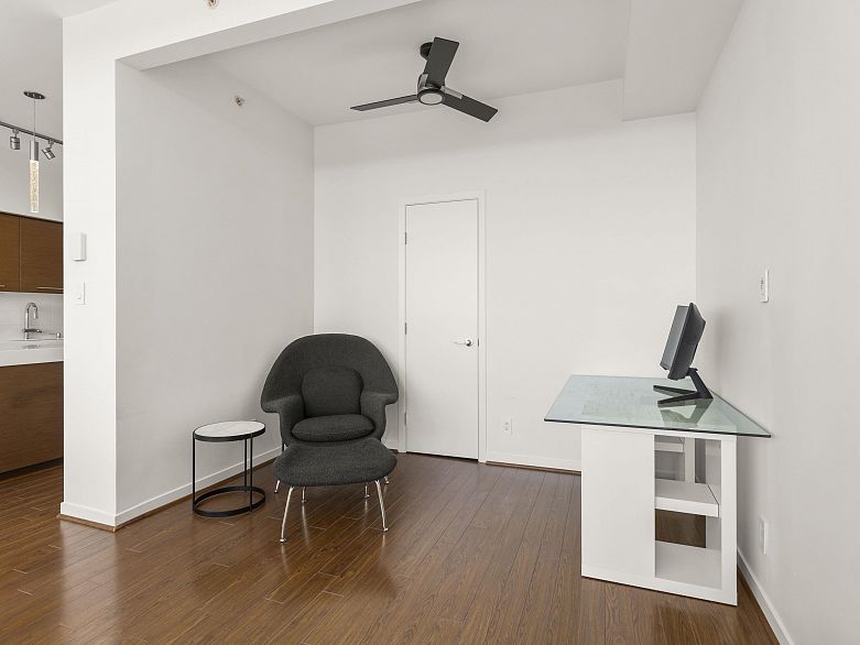 1206 2770 Sophia Street