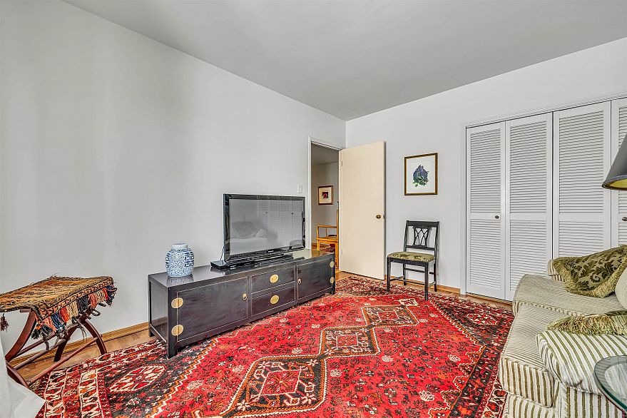 508 1949 Beach Avenue