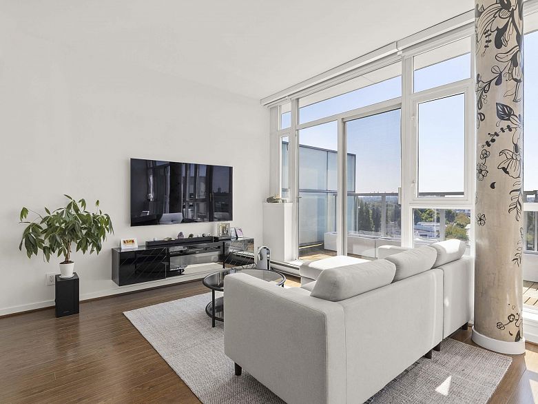 1206 2770 Sophia Street