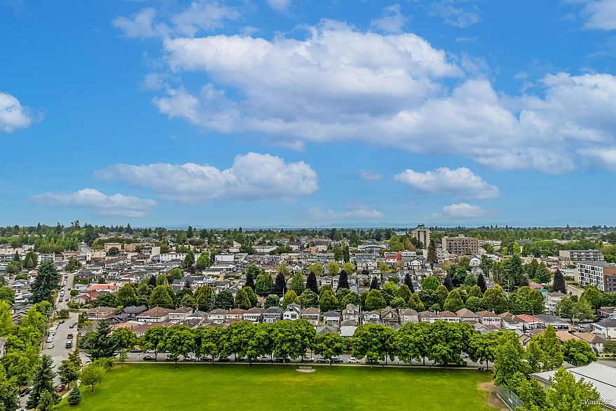 1803 5189 Gaston Street