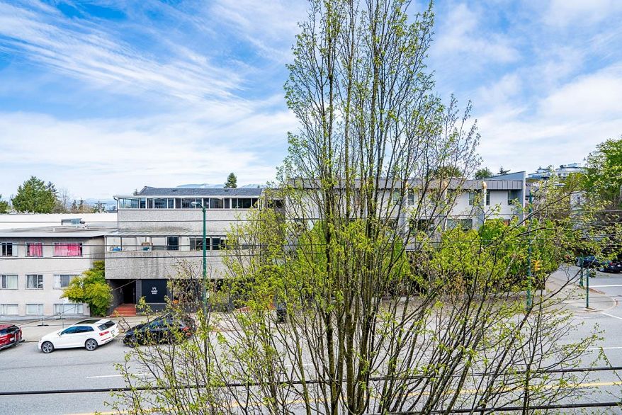 301 2015 Trafalgar Street