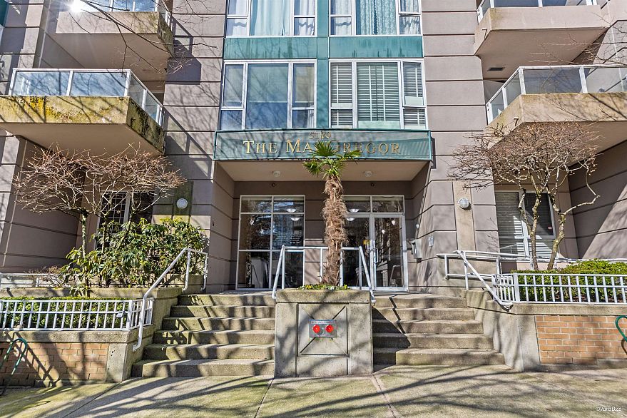 1803 5189 Gaston Street