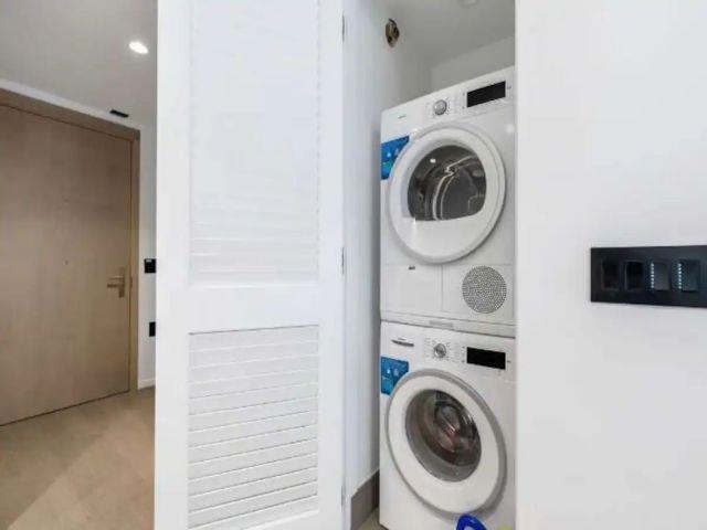 1504 1408 Robson Street