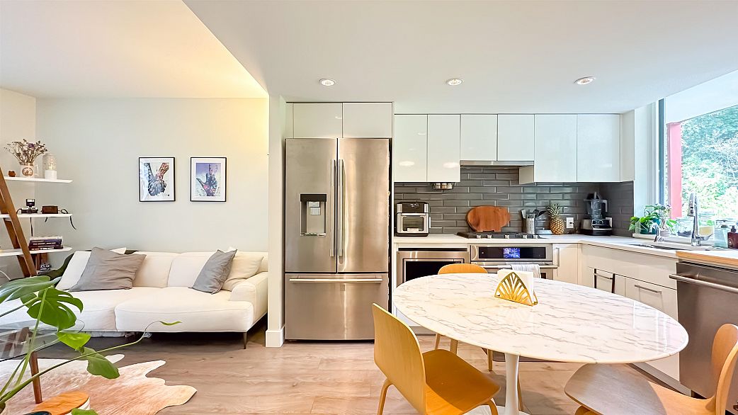 202 3498 Marine Way