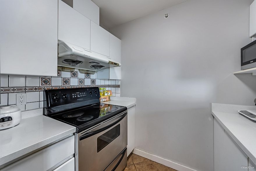 1803 5189 Gaston Street