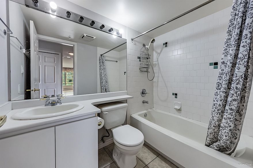 1803 5189 Gaston Street