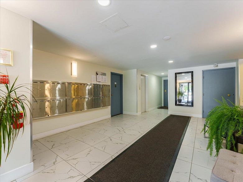 108 3787 W 4th Avenue