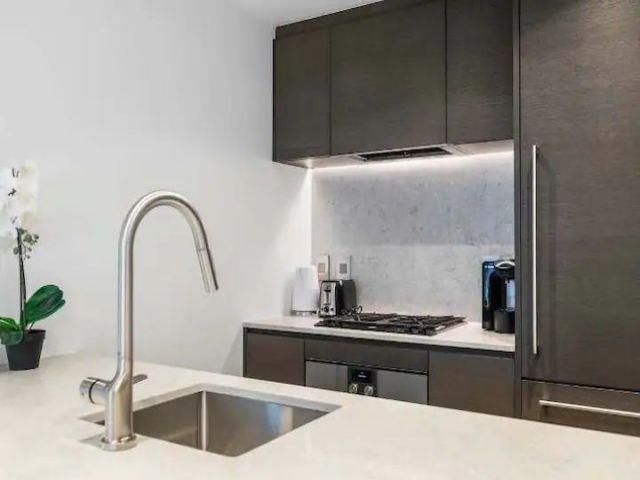 1504 1408 Robson Street