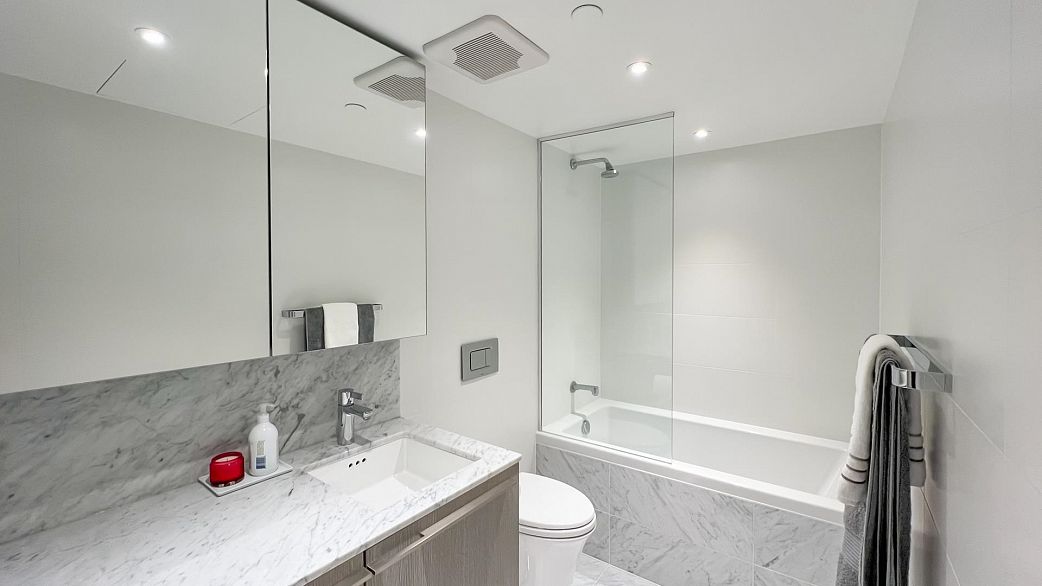 2705 1111 Richards Street