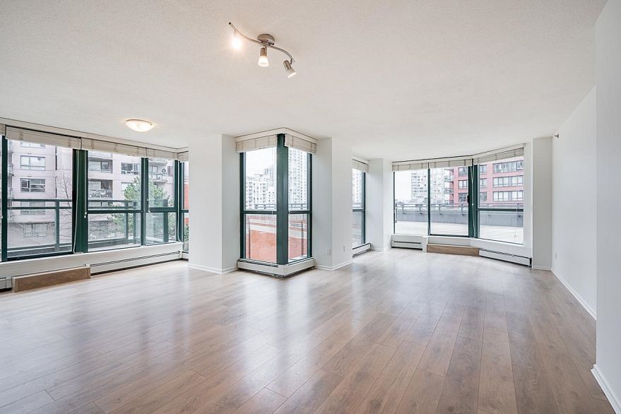 706 289 Drake Street