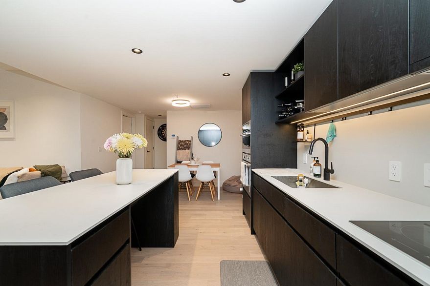 3932 Dumfries Street