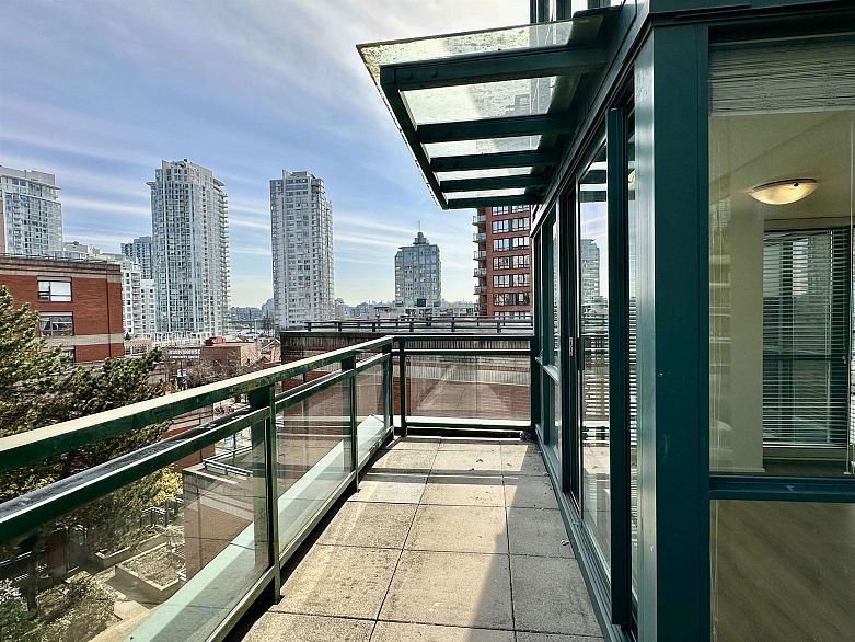 706 289 Drake Street