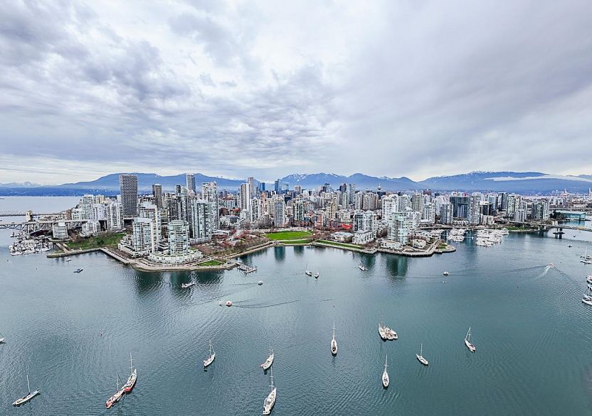 706 289 Drake Street