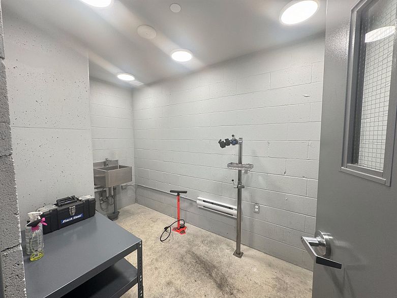 2705 1111 Richards Street