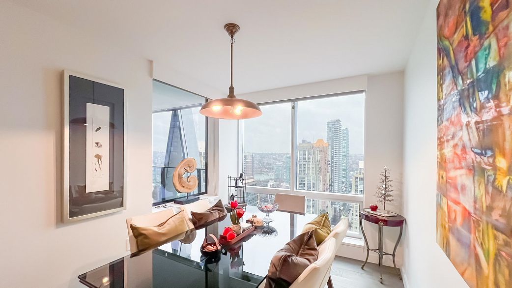 2705 1111 Richards Street