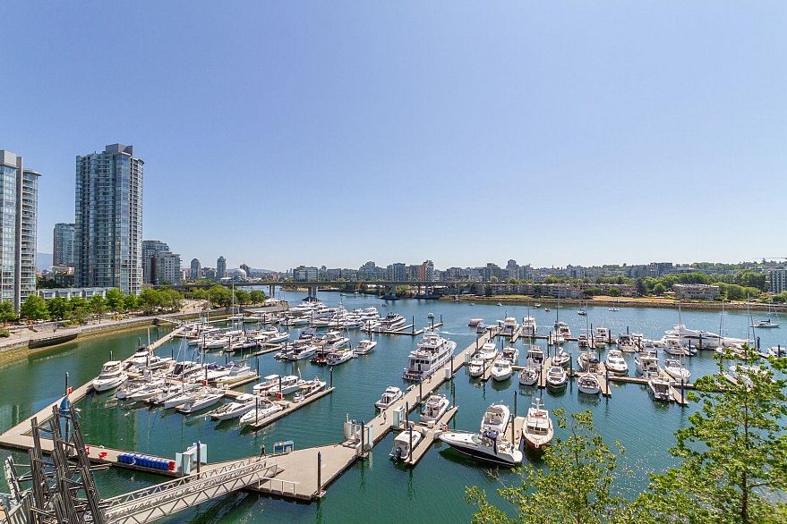 610 1228 Marinaside Crescent