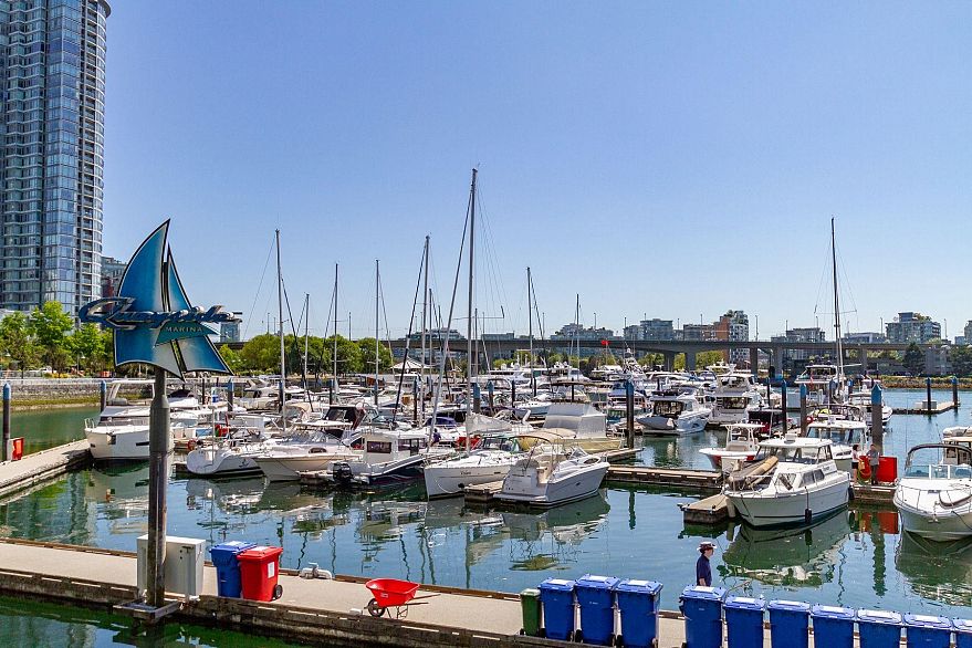 610 1228 Marinaside Crescent