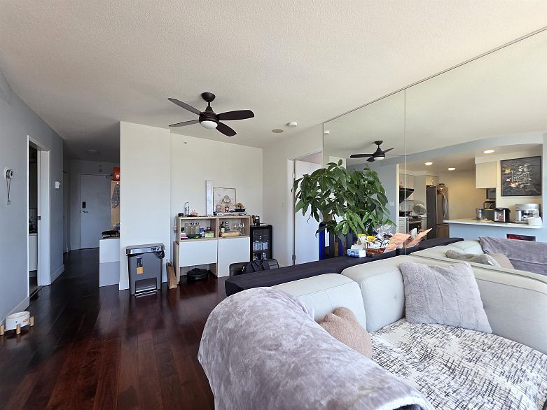 2709 1008 Cambie Street