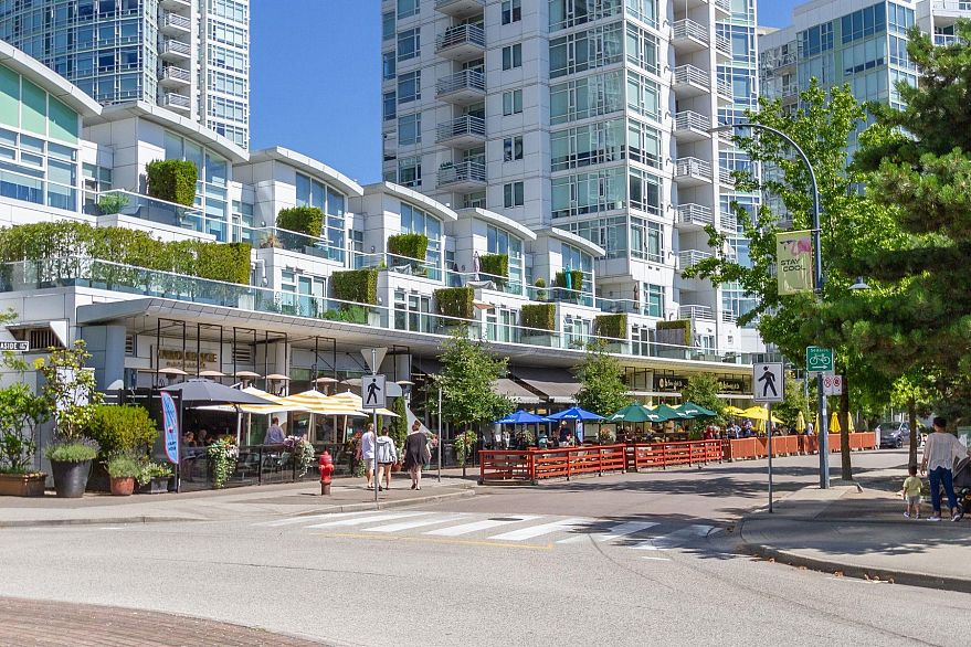 610 1228 Marinaside Crescent