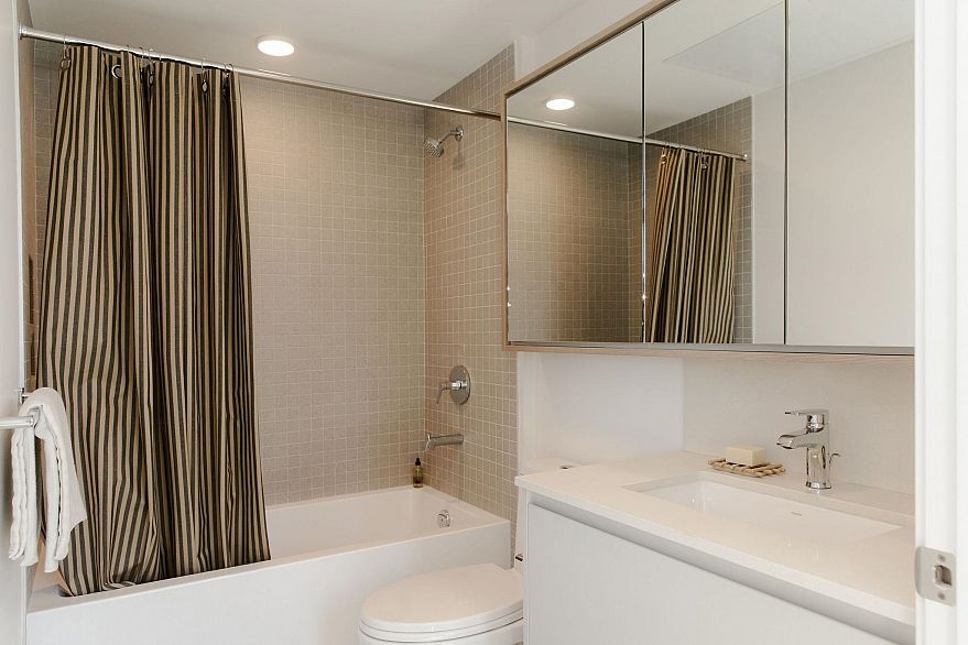 131 1012 W 47th Avenue