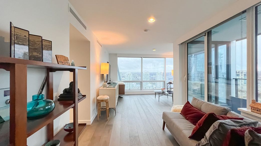 2705 1111 Richards Street