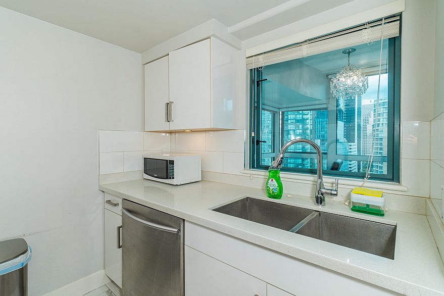 2205 1238 Melville Street