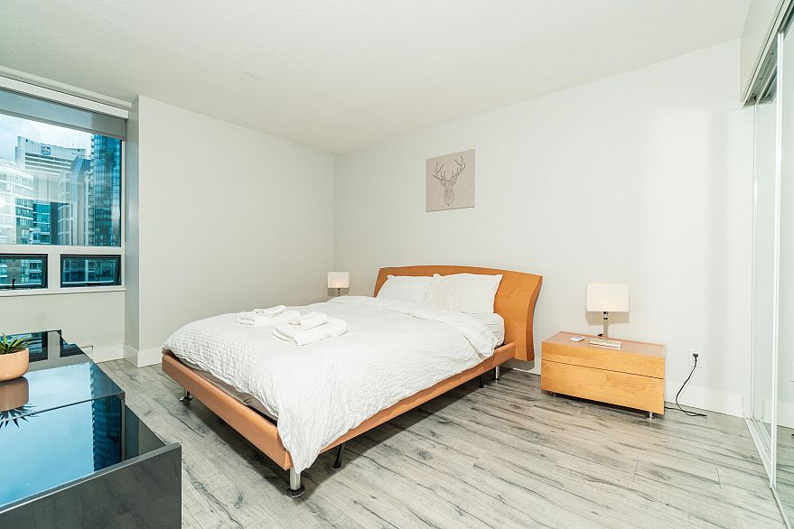 2205 1238 Melville Street