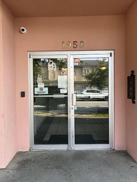 203 1958 E 47th Avenue