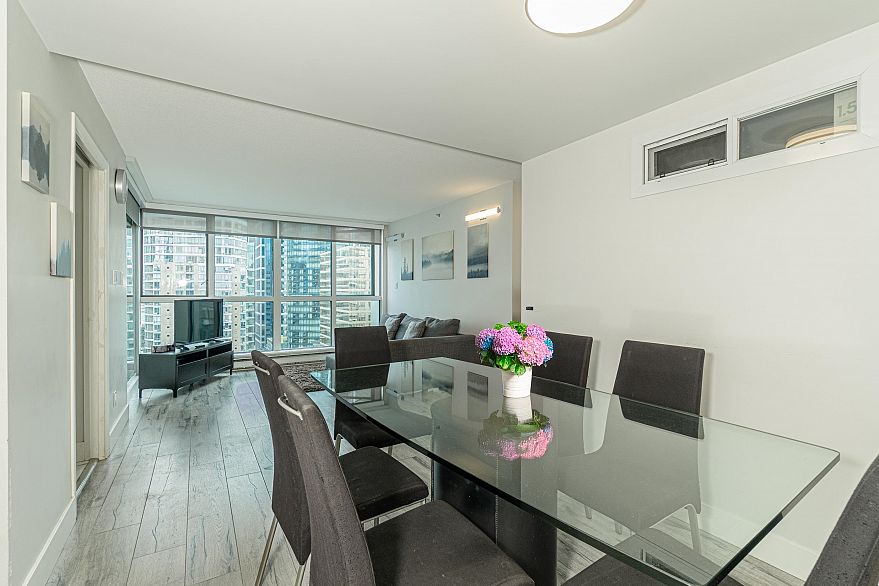 2205 1238 Melville Street