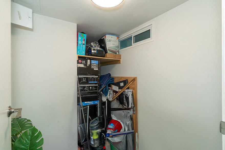 2205 1238 Melville Street