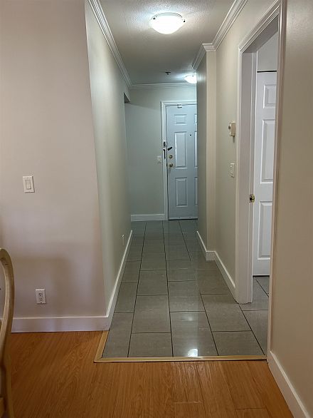 203 1958 E 47th Avenue