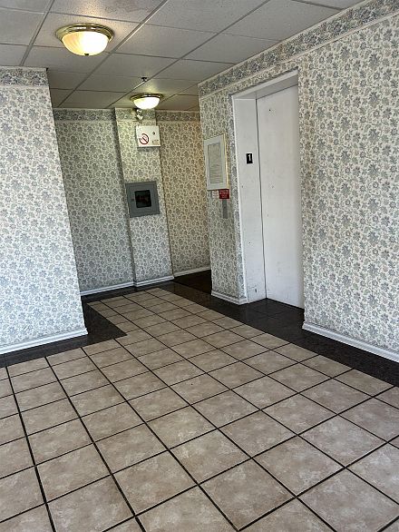 203 1958 E 47th Avenue