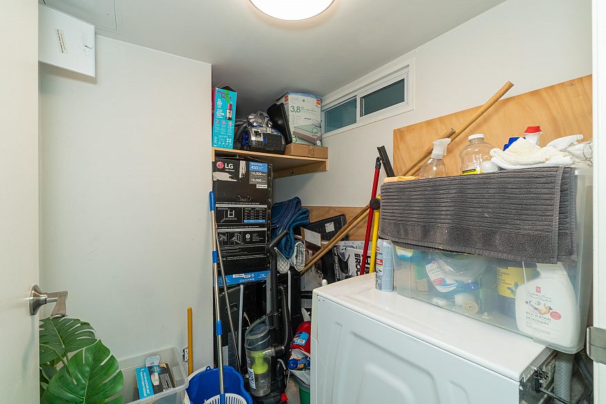 2205 1238 Melville Street