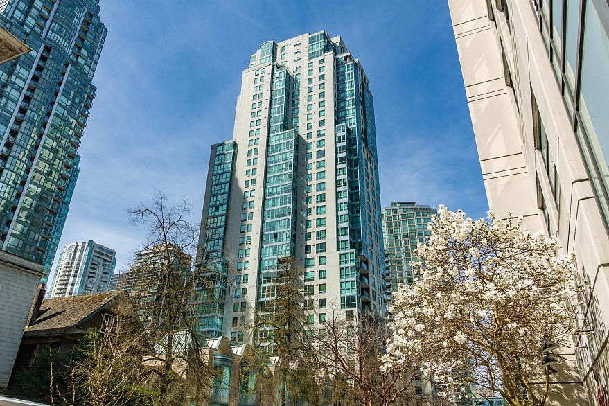 2205 1238 Melville Street