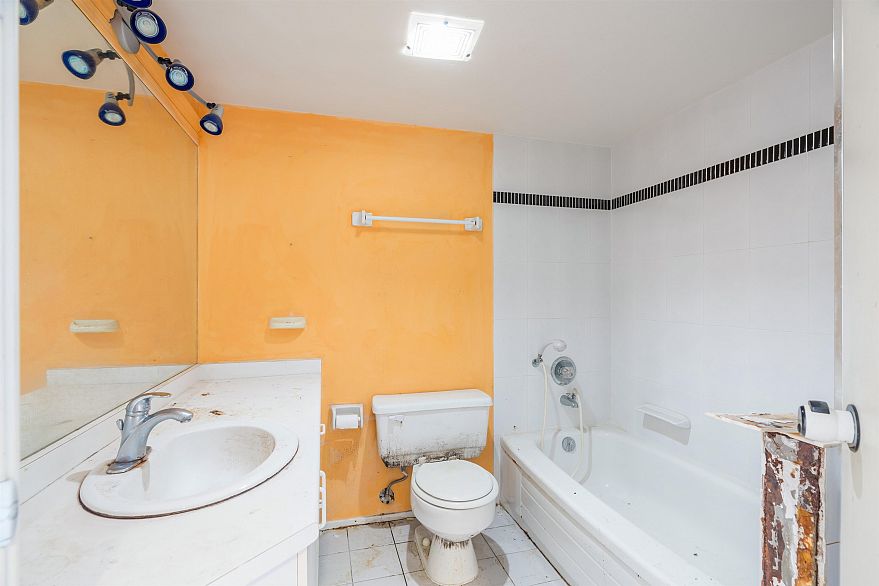 604 1500 Howe Street