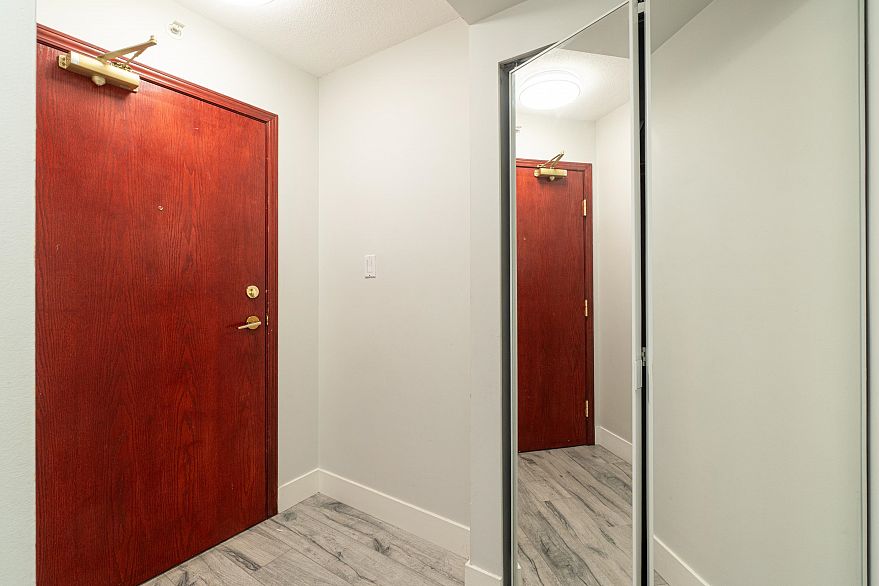 2205 1238 Melville Street