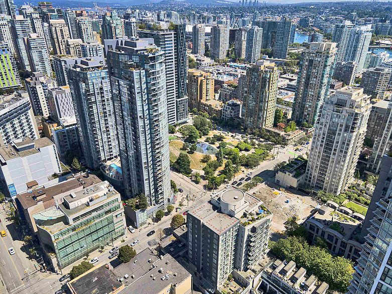 2404 1199 Seymour Street