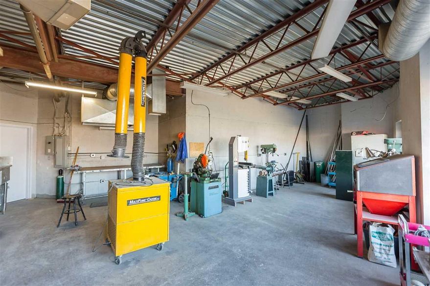 411 289 Alexander Street