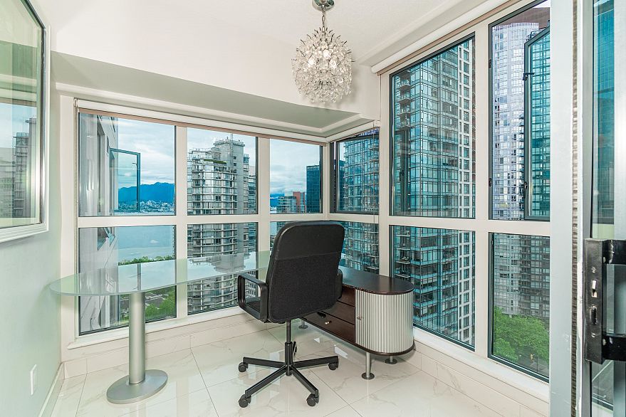 2205 1238 Melville Street