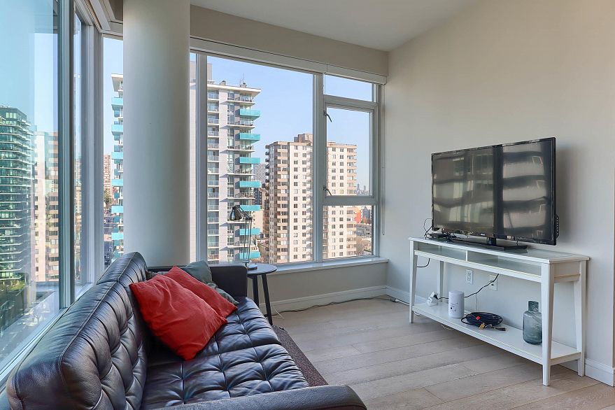 1602 1221 Bidwell Street