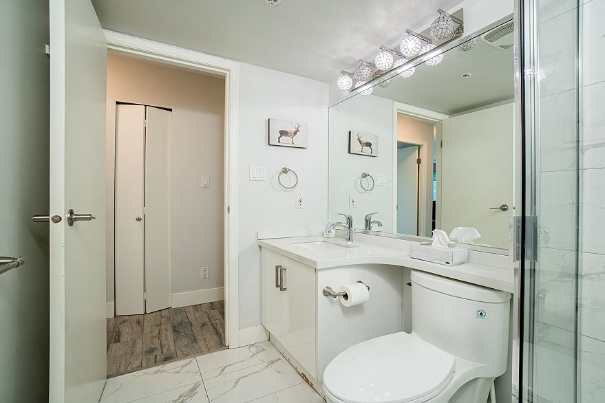 2205 1238 Melville Street