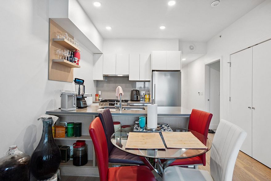 407 2666 Duke Street