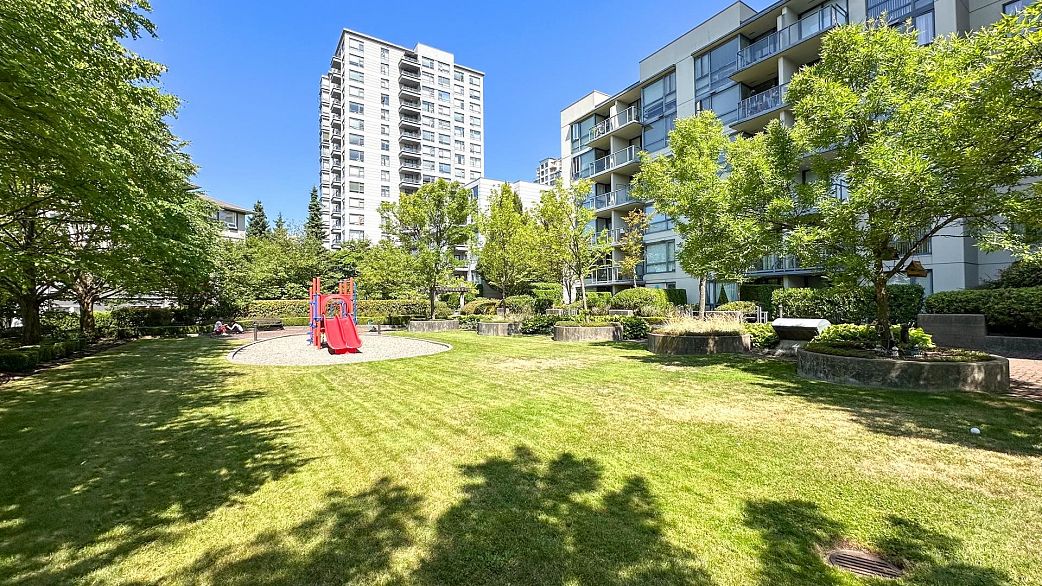 401 3588 Crowley Drive