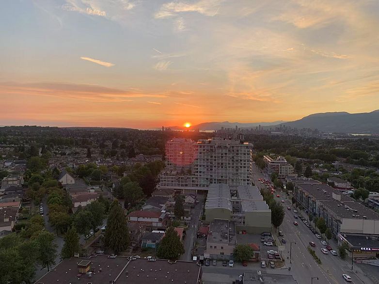 2207 4815 Eldorado Mews